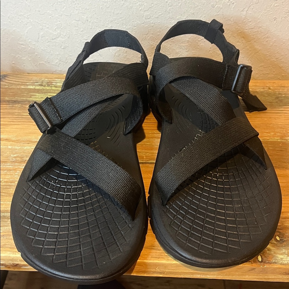 Mens Black Chacos like new size 13 - Picture 2 of 7